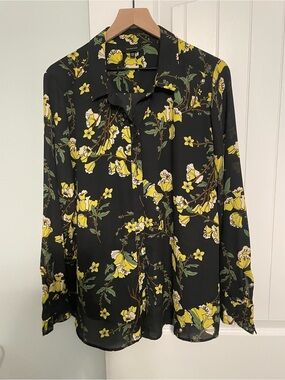 Who What Wear Black Floral Button-Down Shirt with Yellow Flowers